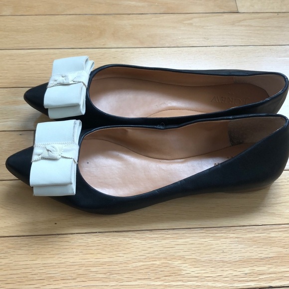 J. CREW WOMANS BLACK POINTY TOE WHITE BOW FLATS - Picture 5 of 8